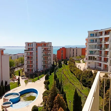 Cozy In Grand Noks With Sea View Daire